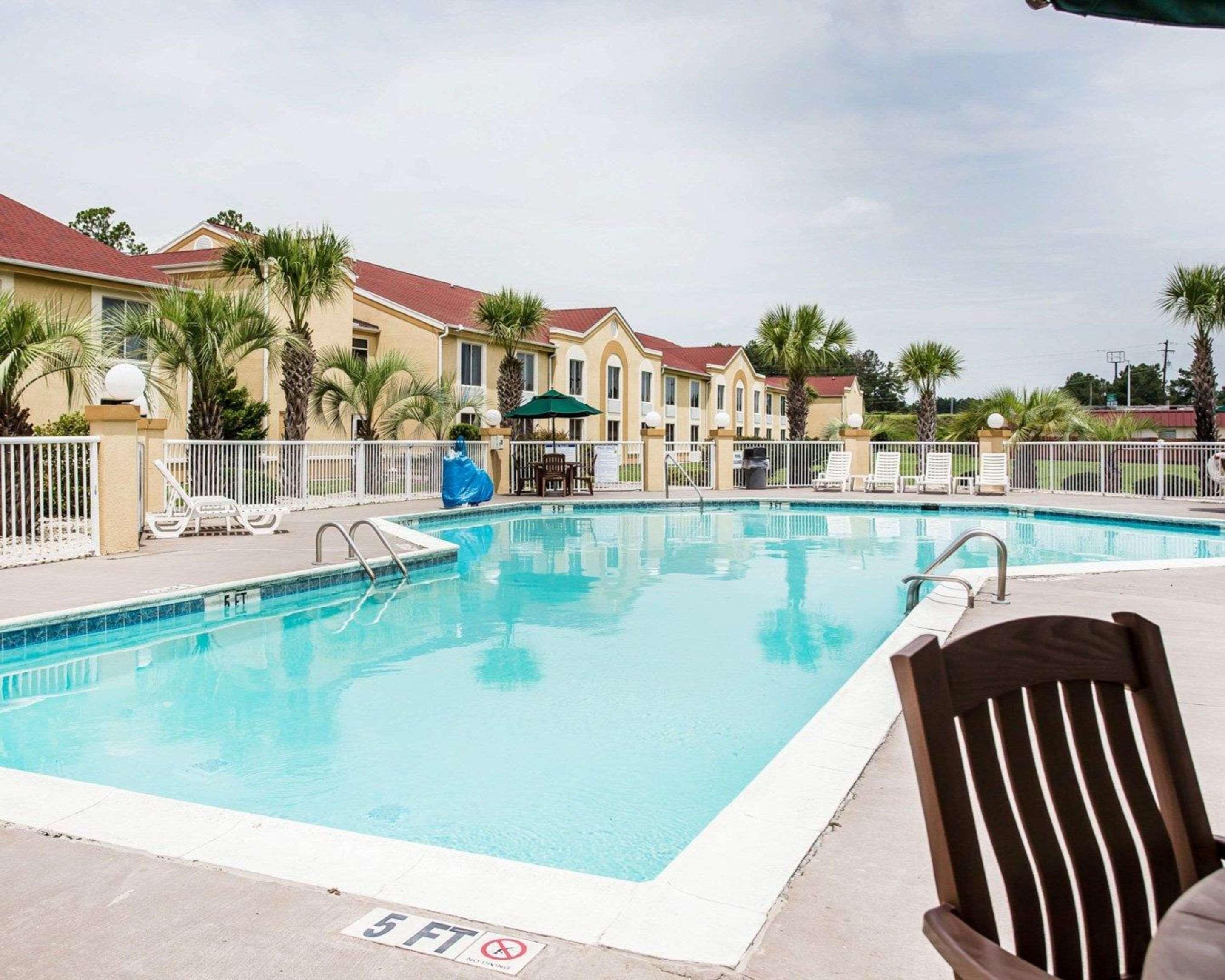 Comfort Inn & Suites Walterboro I-95 Exterior photo