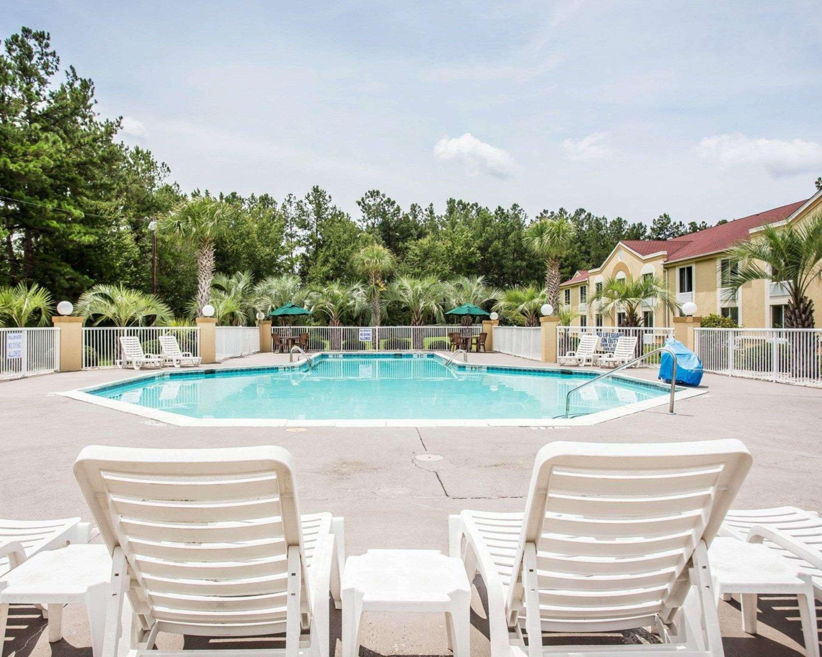 Comfort Inn & Suites Walterboro I-95 Exterior photo
