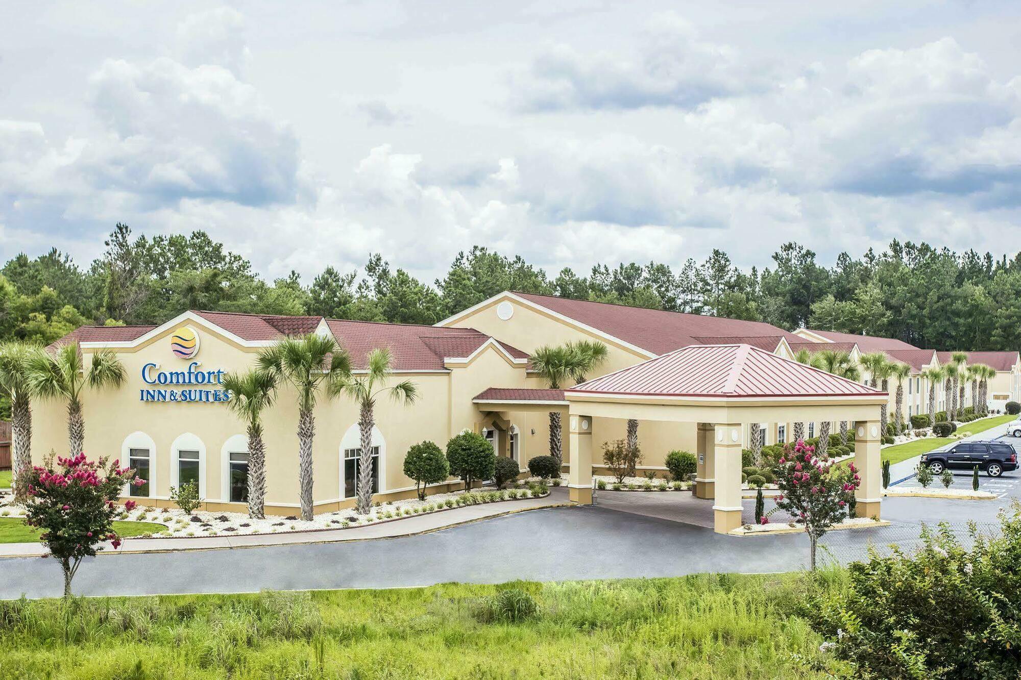 Comfort Inn & Suites Walterboro I-95 Exterior photo