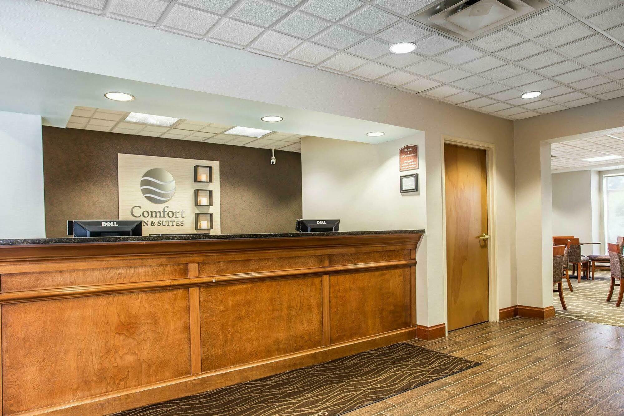 Comfort Inn & Suites Walterboro I-95 Exterior photo